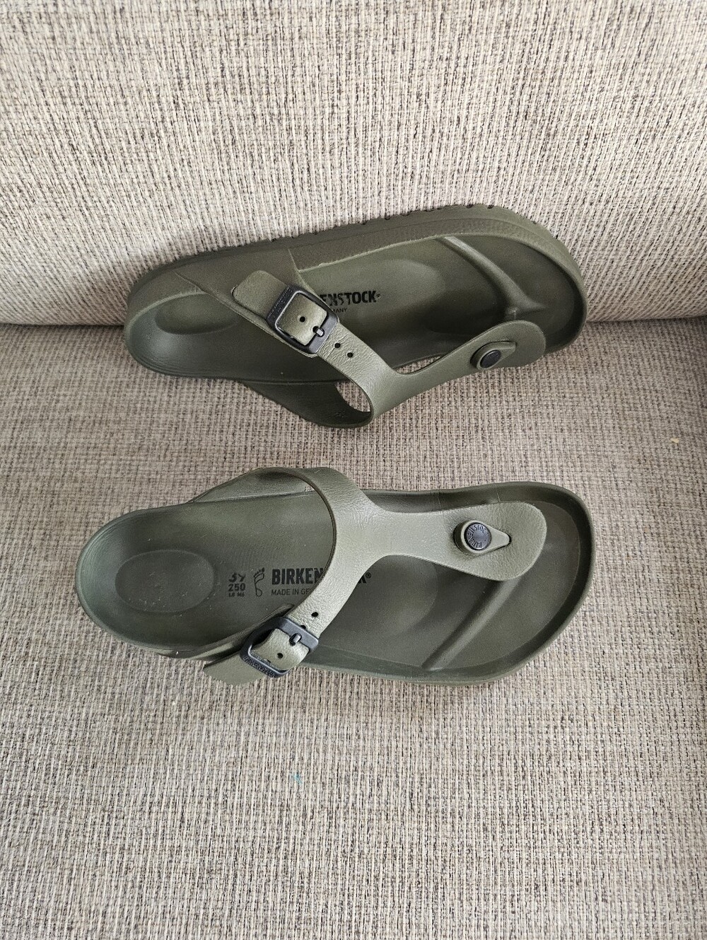 Birkenstock Gizeh Essentials Sandals View 2
